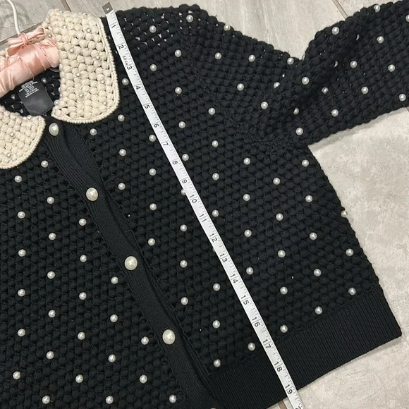 Alice Olivia Collins crochet pearl black sweater cardigan large L - Picture 8 of 8